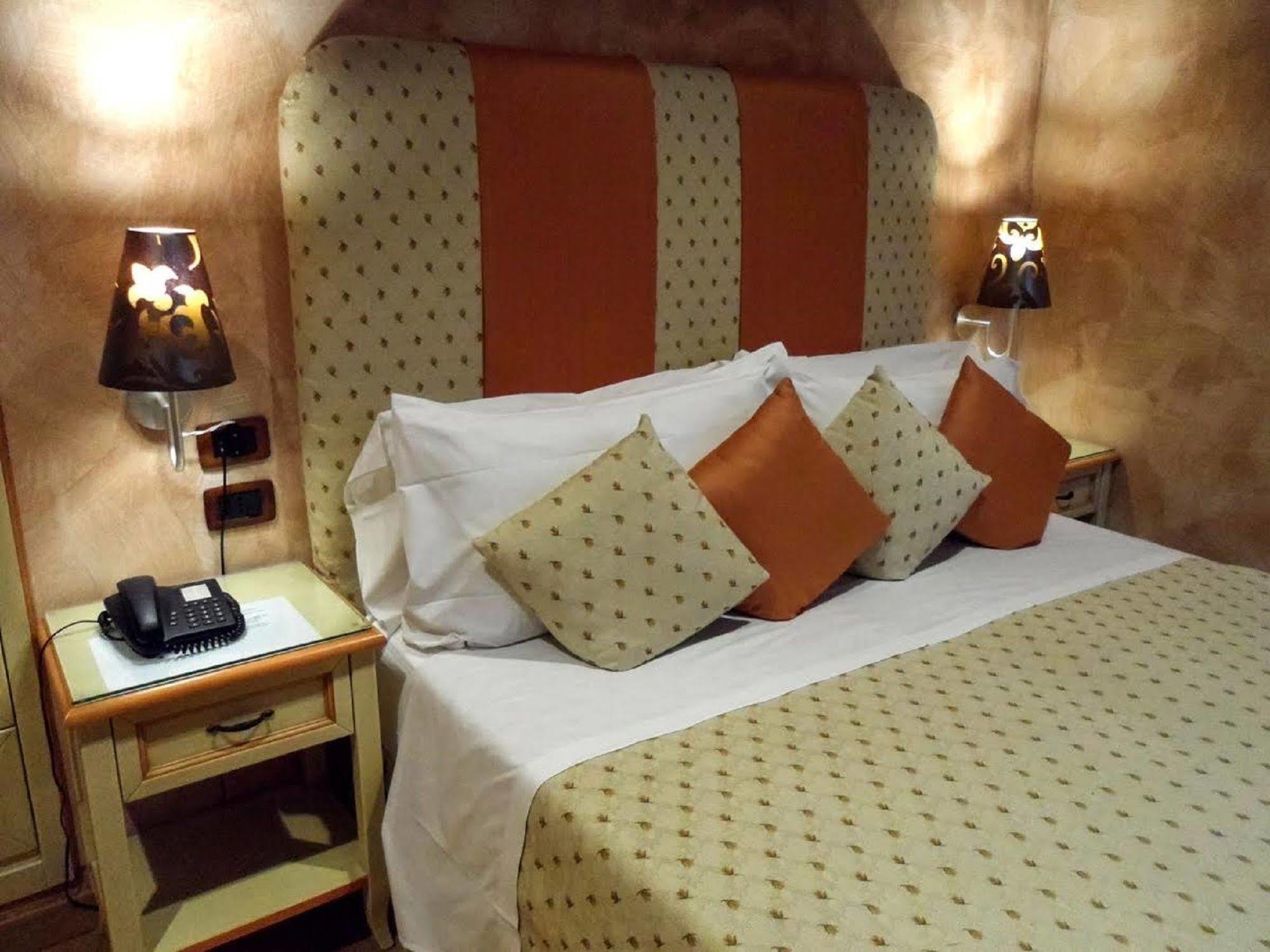 Condotti Rooms روما المظهر الخارجي الصورة